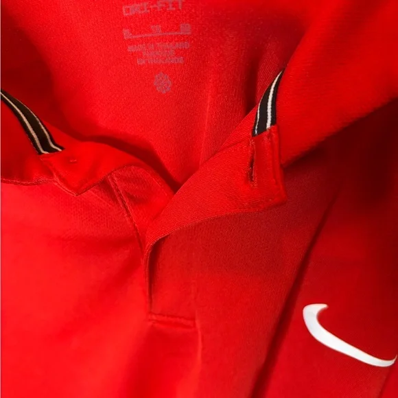 Nike Red Polo Shirt Vibrant Athletic Style - Picture 3 of 4